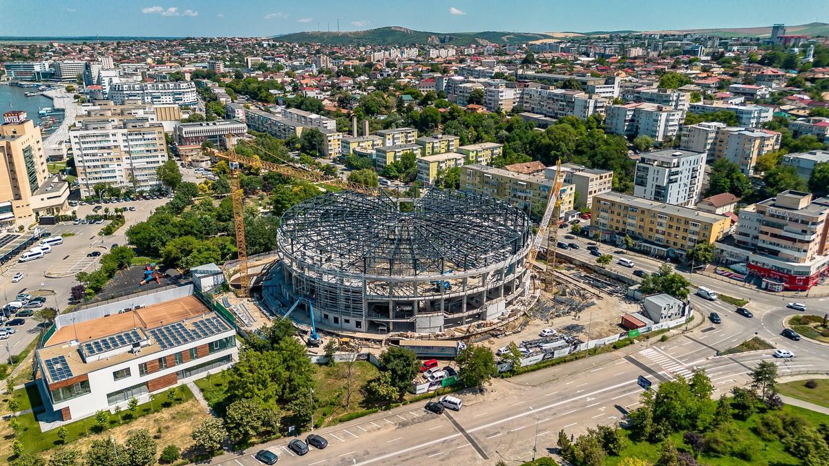 Un OZN prinde contur în România! Imagini FABULOASE cu sala polivalentă de 25 de milioane de euro