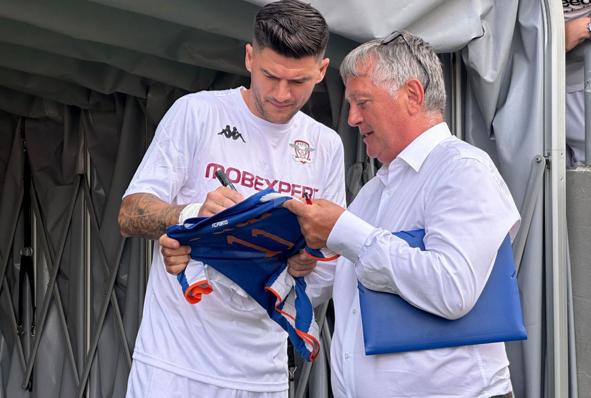 Nu s-a văzut la TV » Incredibil ce făcea Săpunaru pe gazon la UTA - Rapid. Imaginile surprinse de GSP