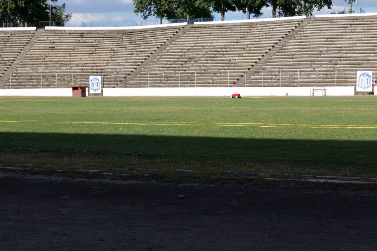 Stadionul cu 30.000 de locuri din drumul către Marea Neagră » Un colos în stare avansată de degradare: imagini excepționale