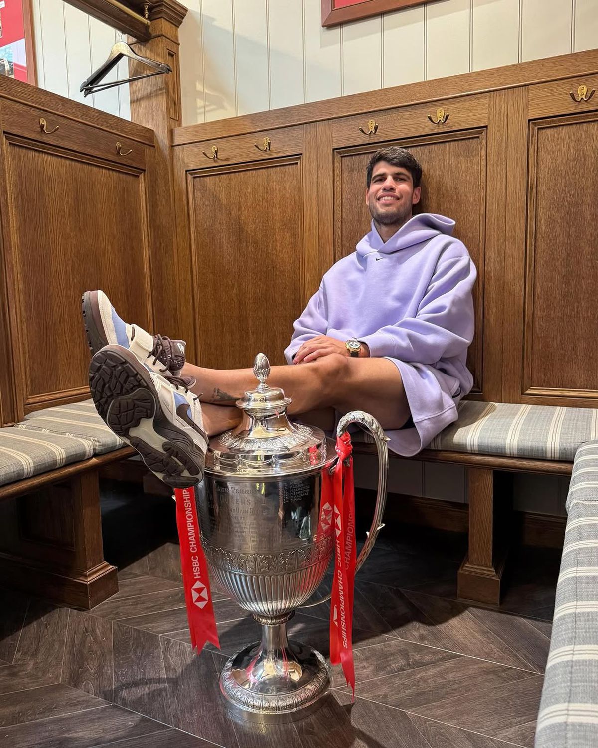 Carlos Alcaraz, apariție inedită pe străzile din Londra înaintea finalei Wimbledon » Încălţămintea a atras toate privirile: „Arată atât de urât”