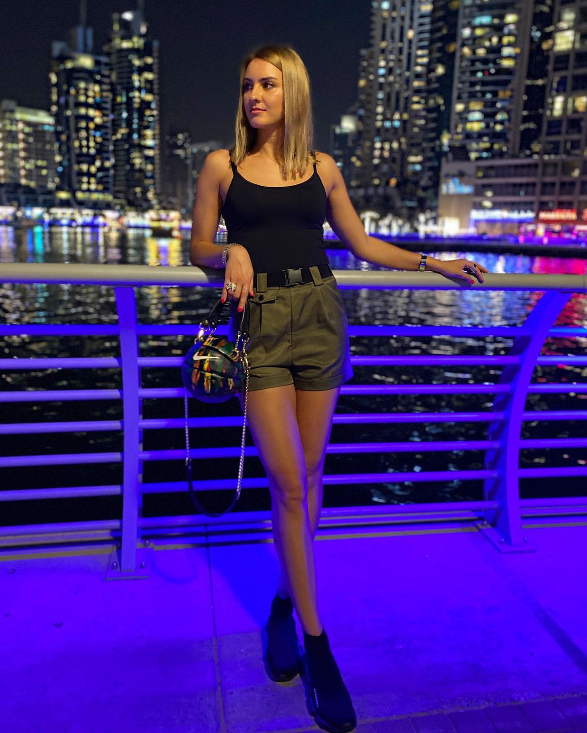 Faceți loc: ea e Sânziana Motroc! Poartă numele legendei Rapidului, s-a afirmat la Dinamo, tocmai s-a transferat în Italia și visează să ajungă la „Vocea României”: „Cu voleiul a fost dragoste la prima vedere”