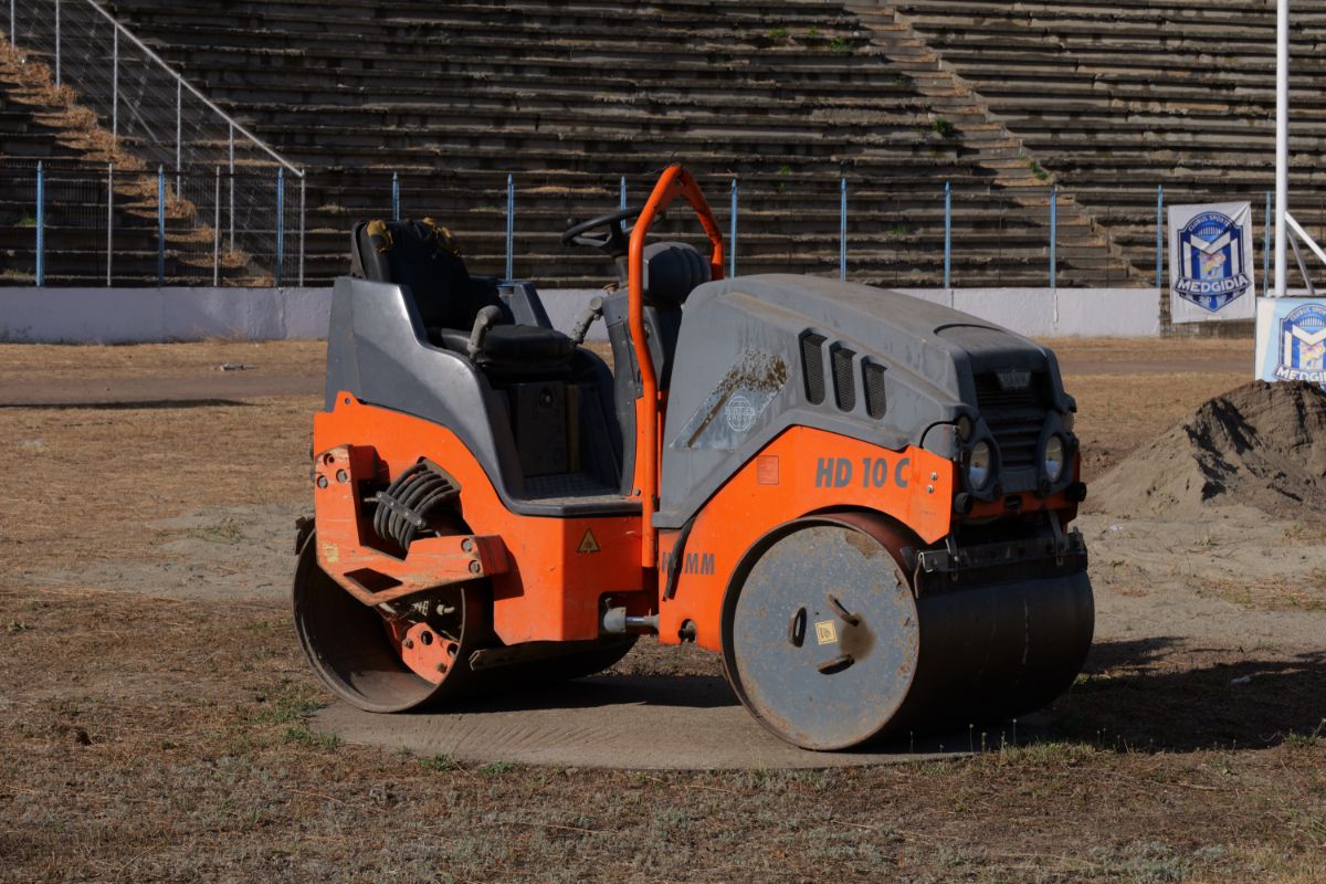 Stadionul cu 30.000 de locuri din drumul către Marea Neagră » Un colos în stare avansată de degradare: imagini excepționale