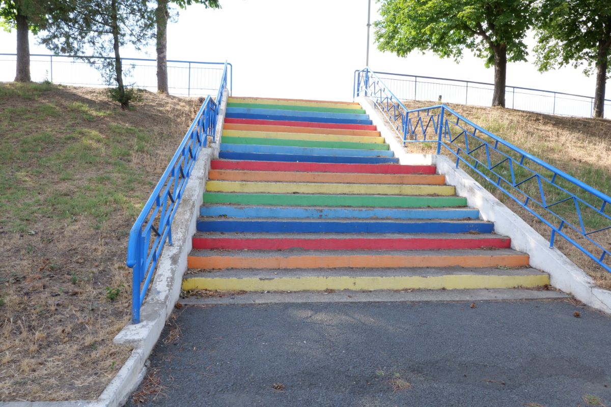 Stadionul cu 30.000 de locuri din drumul către Marea Neagră » Un colos în stare avansată de degradare: imagini excepționale