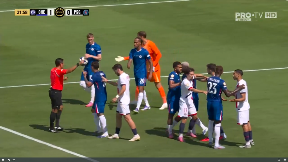 Scandal pe teren după primul gol din Chelsea - PSG » Fotbaliștii au fost la un pas de bătaie