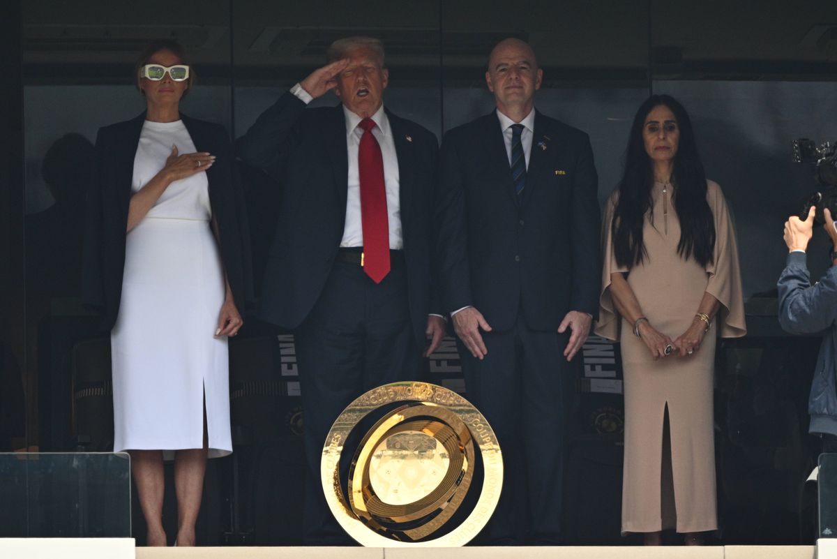Nemaivăzut! Cu ce a venit Donald Trump la finala Mondialului Cluburilor și ce gest a făcut în momentul intonării imnului