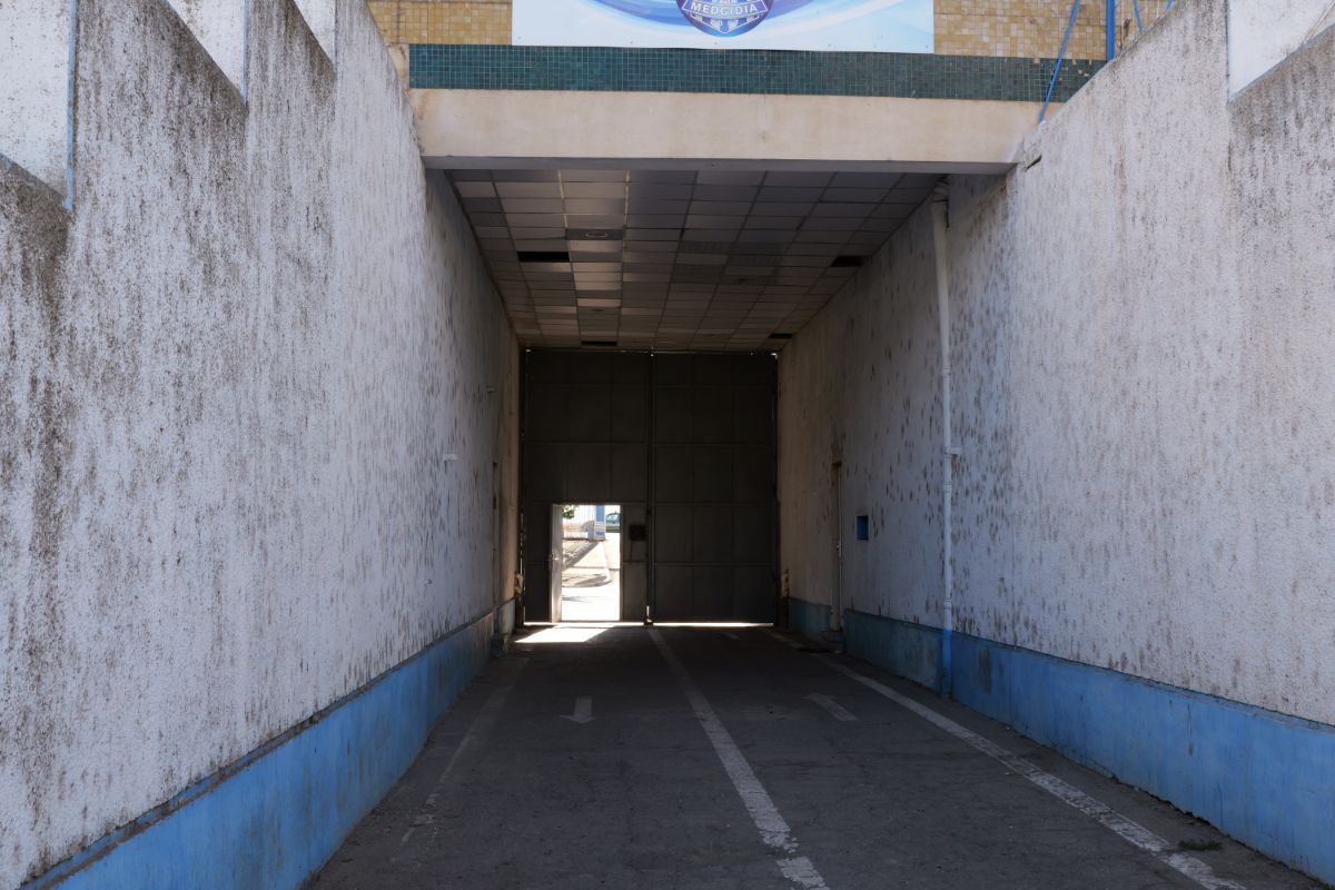 Stadionul cu 30.000 de locuri din drumul către Marea Neagră » Un colos în stare avansată de degradare: imagini excepționale