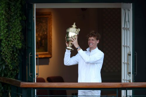 „Îmi trăiesc visul” » Jannik Sinner, discurs savuros după titlul de la Wimbledon: „Bine că nu e nicio cursă de Formula 1”