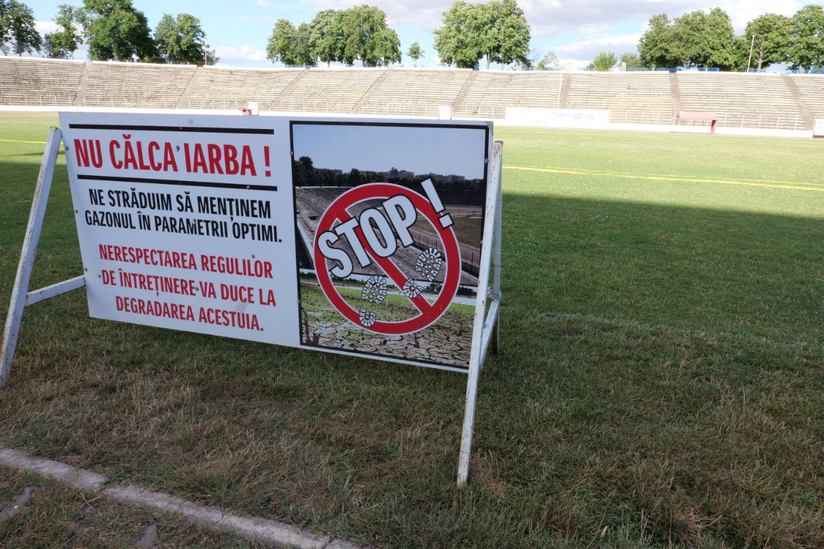 Stadionul cu 30.000 de locuri din drumul către Marea Neagră » Un colos în stare avansată de degradare: imagini excepționale