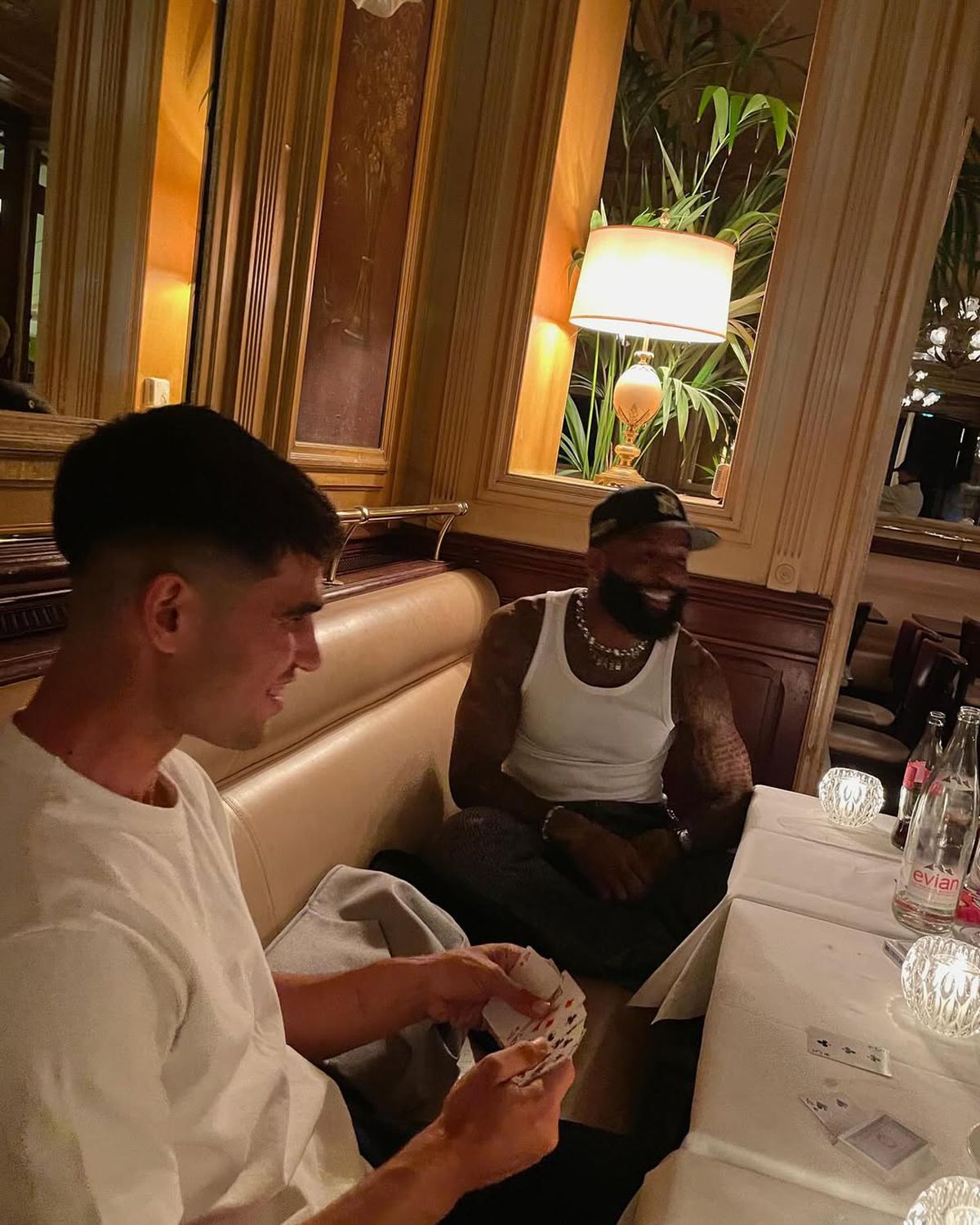 Carlos Alcaraz, apariție inedită pe străzile din Londra înaintea finalei Wimbledon » Încălţămintea a atras toate privirile: „Arată atât de urât”