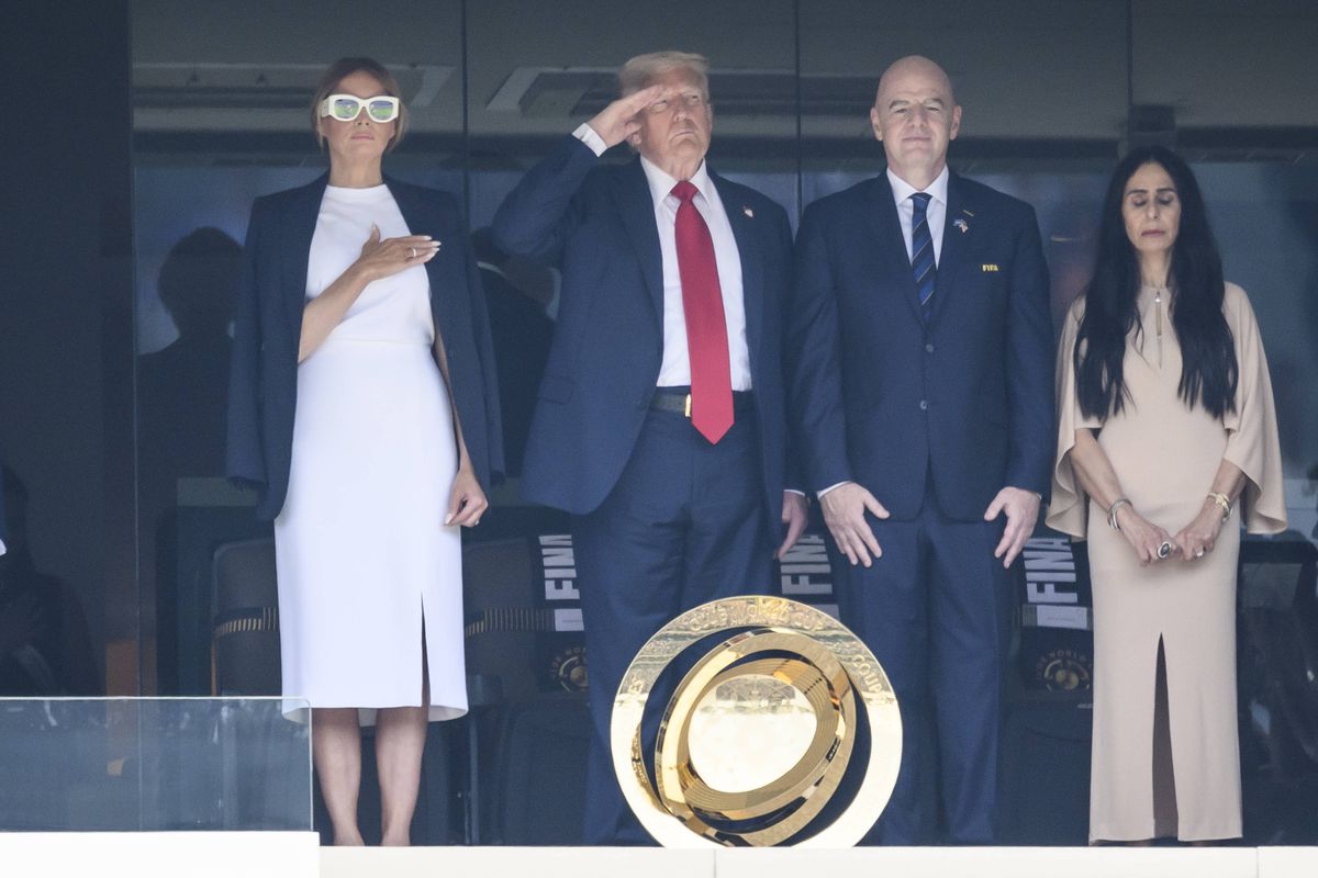 Nemaivăzut! Cu ce a venit Donald Trump la finala Mondialului Cluburilor și ce gest a făcut în momentul intonării imnului