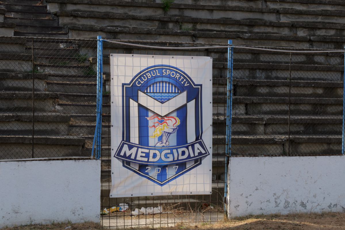 Stadionul cu 30.000 de locuri din drumul către Marea Neagră » Un colos în stare avansată de degradare: imagini excepționale