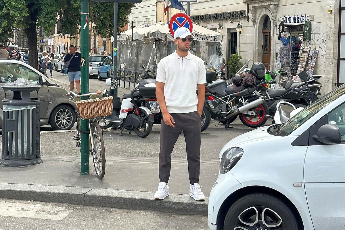 Carlos Alcaraz, apariție inedită pe străzile din Londra înaintea finalei Wimbledon » Încălţămintea a atras toate privirile: „Arată atât de urât”