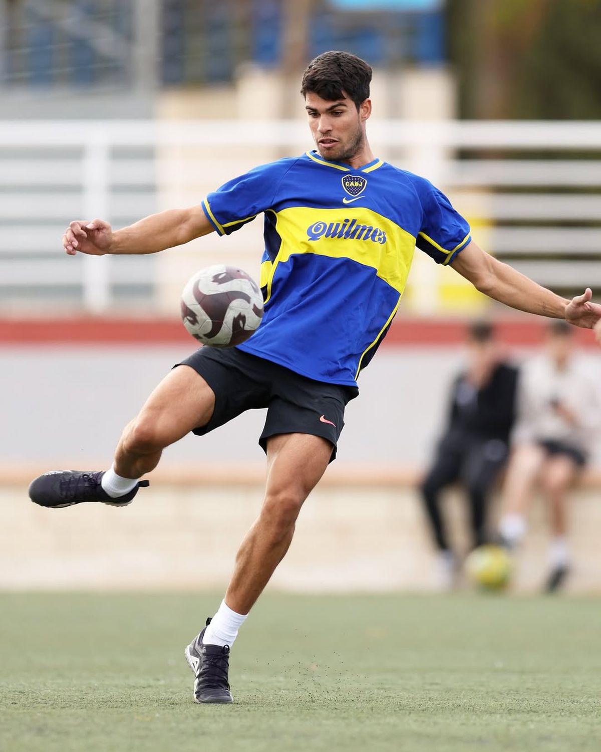 Carlos Alcaraz, apariție inedită pe străzile din Londra înaintea finalei Wimbledon » Încălţămintea a atras toate privirile: „Arată atât de urât”