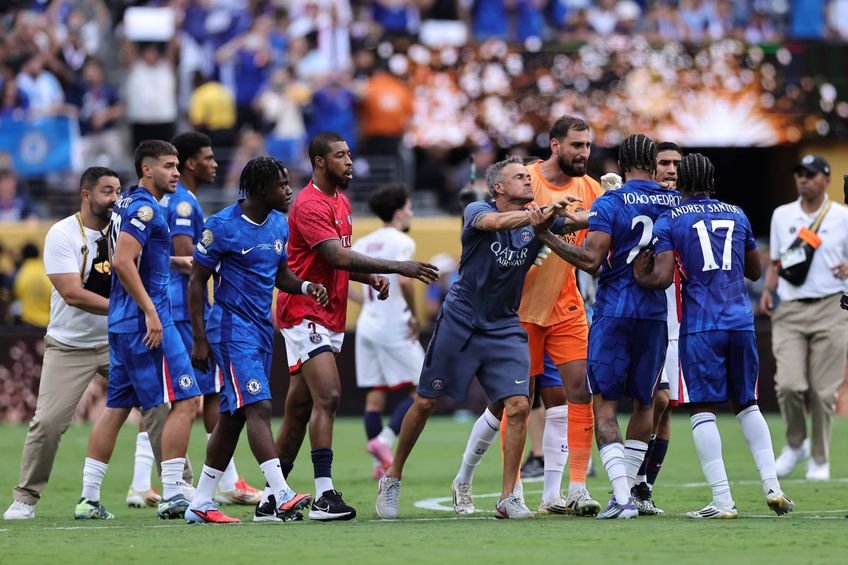 GALERIE FOTO „Fight Club” după Chelsea - PSG » Scene ȘOCANTE: Luis Enrique i-a băgat mâna în gât unui adversar, bătaie generală pe teren