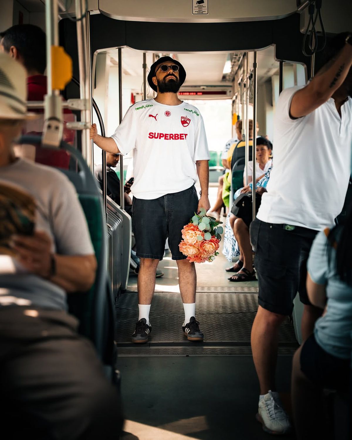 E gata! Dinamo și-a schimbat echipamentele contestate aspru de suporteri