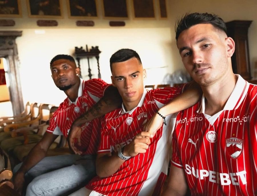 Cătălin Cîrjan (în centru) este una dintre marile speranțe ale dinamoviștilor în acest sezon Are 4 titluri cu Dinamo și acuză cedarea lui Dennis Politic la FCSB: „Ca imagine, spune ceva!”