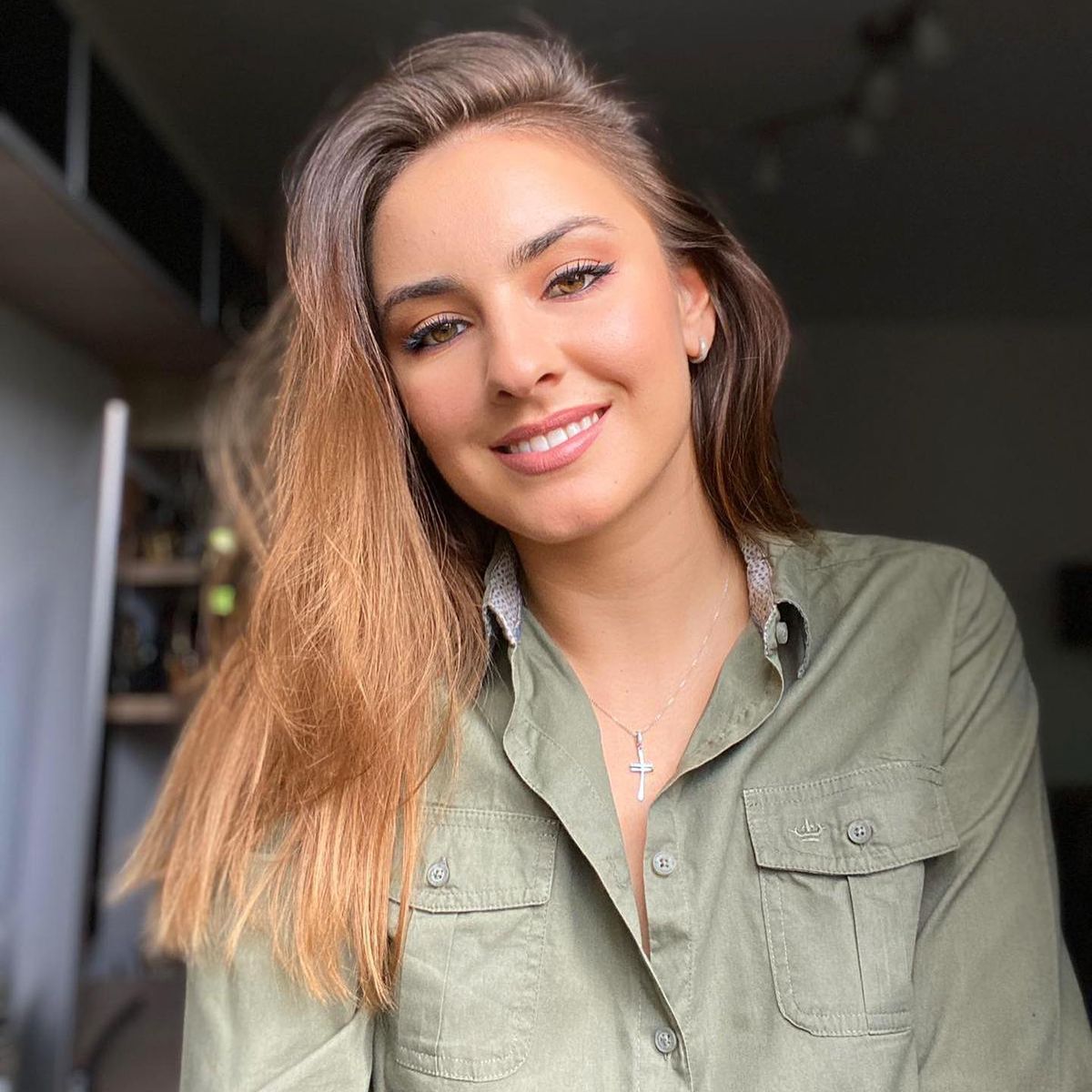 Faceți loc: ea e Sânziana Motroc! Poartă numele legendei Rapidului, s-a afirmat la Dinamo, tocmai s-a transferat în Italia și visează să ajungă la „Vocea României”: „Cu voleiul a fost dragoste la prima vedere”