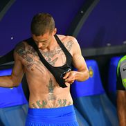 Juri Cisotti și-a dezvăluit tatuajele de pe corp înainte să joace în meciul cu Hermannstadt. Foto: Cristi Preda (GSP.RO)