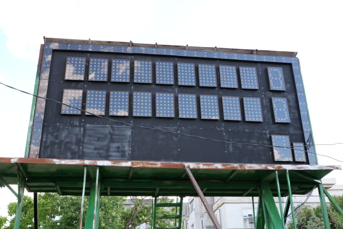 Stadionul cu 30.000 de locuri din drumul către Marea Neagră » Un colos în stare avansată de degradare: imagini excepționale