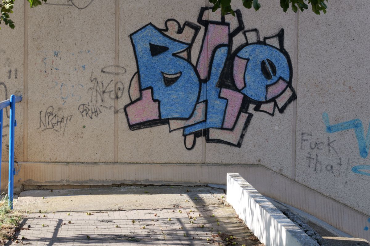 Stadionul cu 30.000 de locuri din drumul către Marea Neagră » Un colos în stare avansată de degradare: imagini excepționale