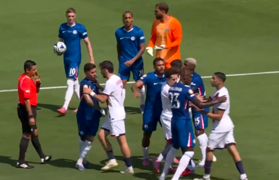 Scandal pe teren după primul gol din Chelsea - PSG » Fotbaliștii au fost la un pas de bătaie