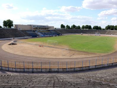 Colosul uitat al României » GSP a intrat pe stadionul megalomanic proiectat de comuniști, pe care încape un oraș întreg
