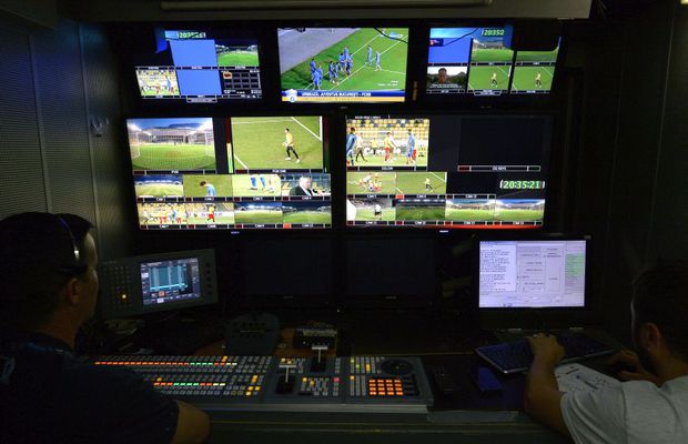 LPF a aplanat conflictul dintre cluburi și deținătorul drepturilor TV ale Ligii 1 » Echipele vor afișa panouri publicitare noi