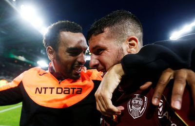 CELTIC - CFR CLUJ 3-4 // VIDEO+FOTO Ce nu s-a văzut la TV: George Țucudean a plâns în hohote după gol + cum s-a trăit calificarea istorică: imagini de colecție