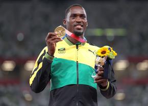 Povestea de la Tokyo care a ajuns virală » Un campion olimpic era să rateze concursul: cine l-a salvat + gestul superb făcut după finală