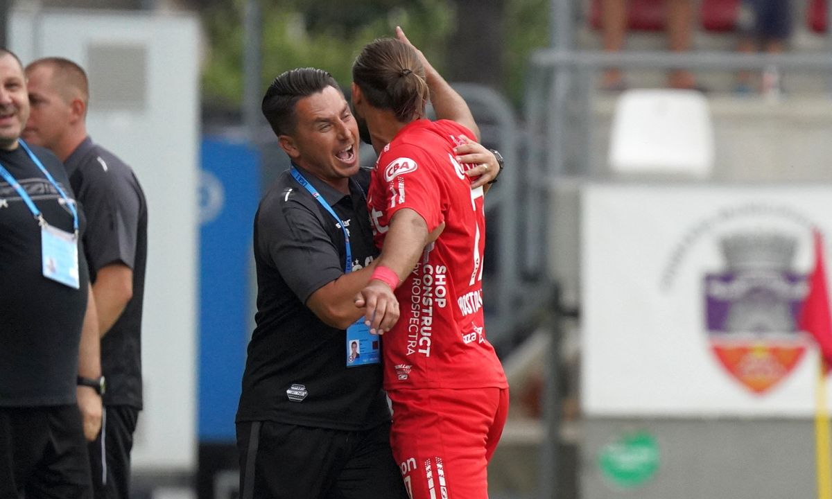 Ce au strigat fanii la UTA - U Cluj, după un gol anulat de VAR + Keșeru, contestat