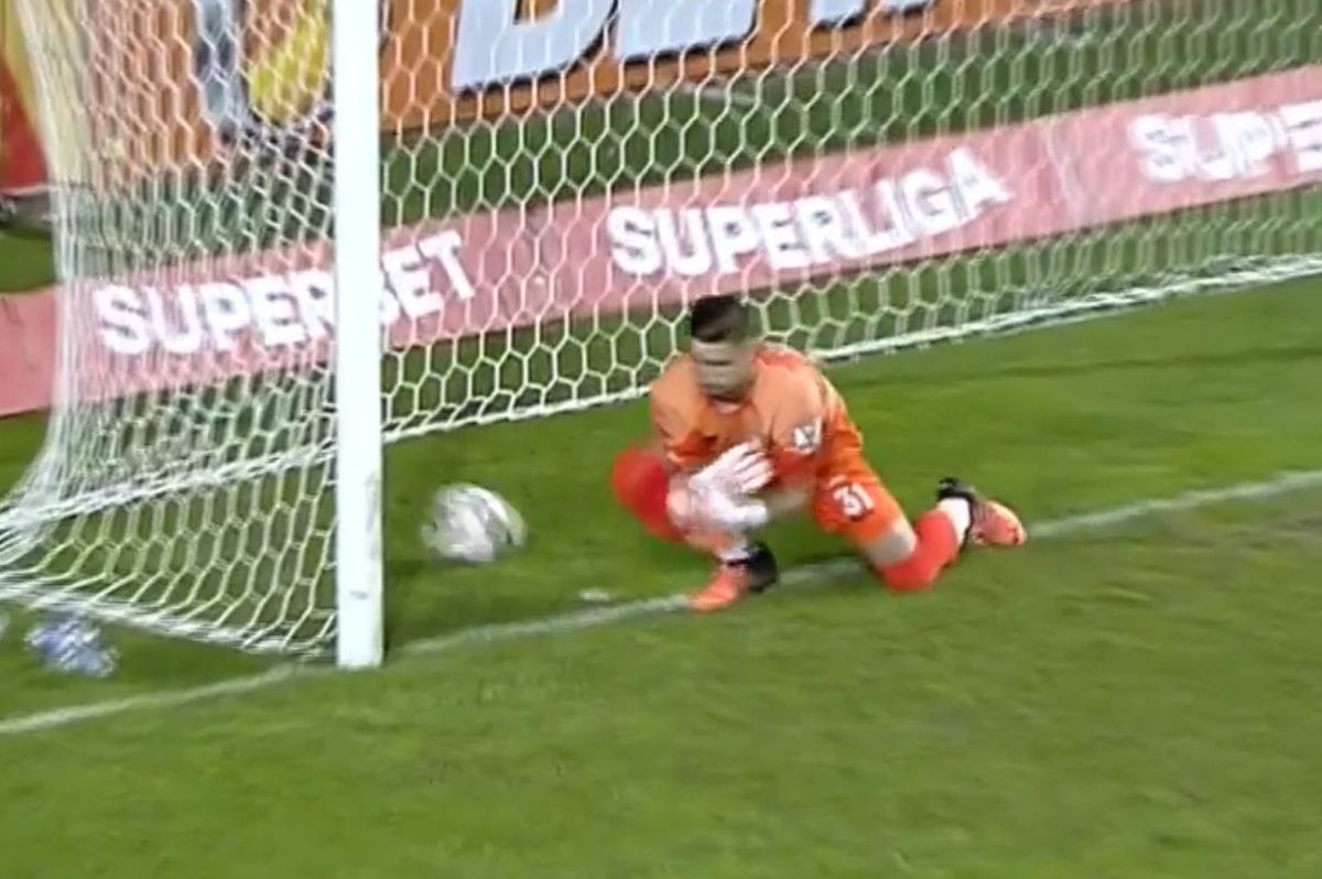 FOTO Petrolul - Rapid, Moldovan a scăpat mingea în poartă 13.08.2022
