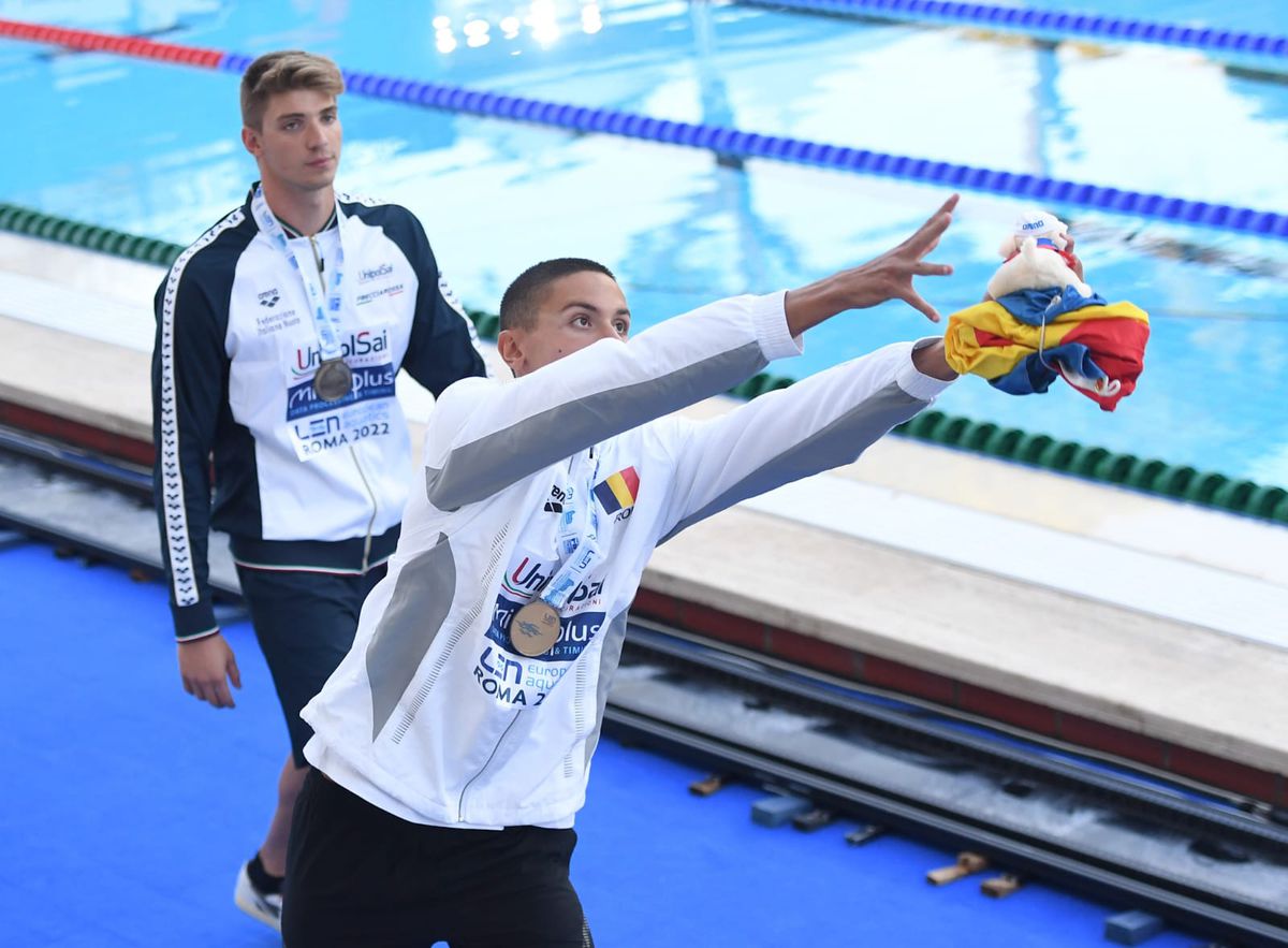 Întreaga planetă e la picioarele lui David Popovici » Materiale istorice pe L'Equipe, Marca și Gazzetta dello Sport: „De pe altă planetă, nu poate să fie om!”