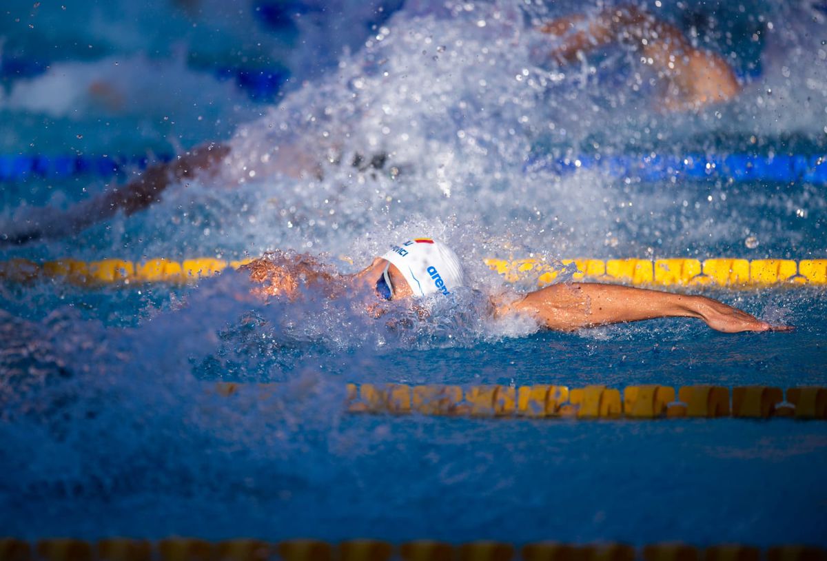David Popovici e cel mai rapid înotător al tuturor timpurilor! A spulberat RECORDUL MONDIAL în proba de 100 de metri liber și a cucerit aurul european