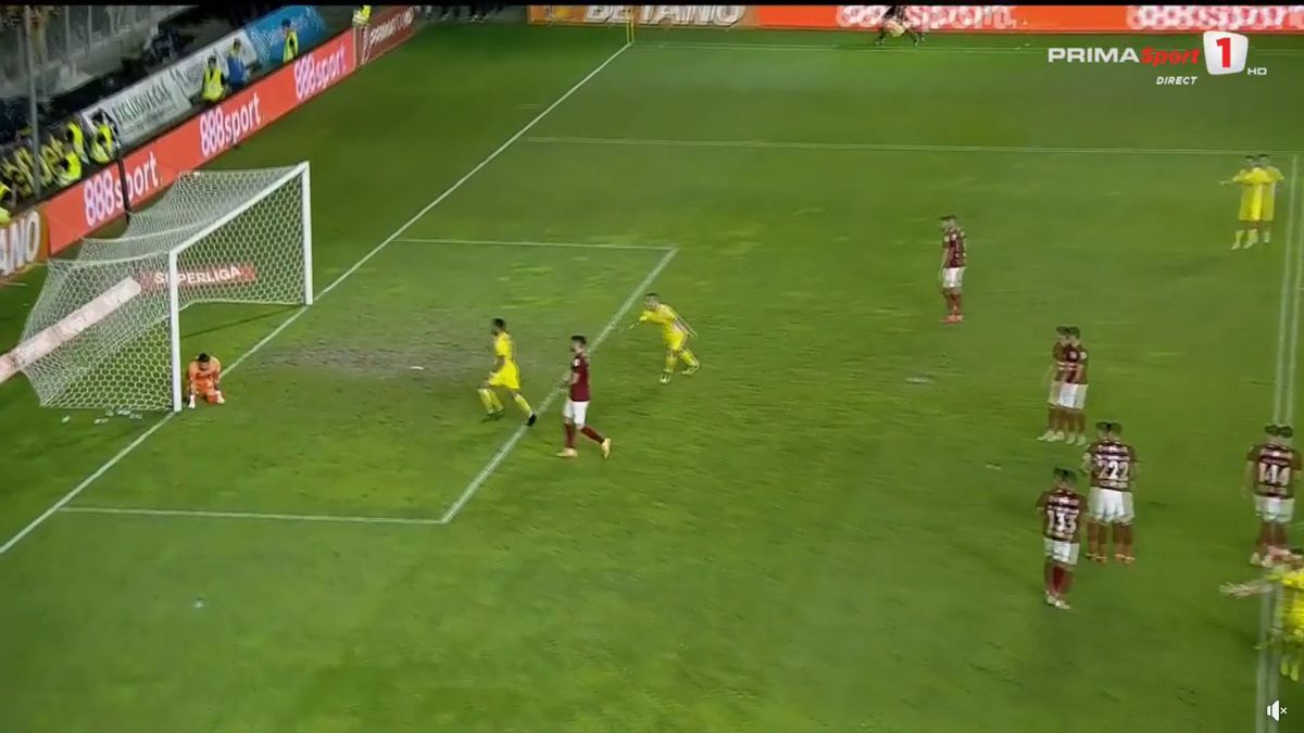 FOTO Petrolul - Rapid, Moldovan a scăpat mingea în poartă 13.08.2022