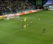 FOTO Petrolul - Rapid, Moldovan a scăpat mingea în poartă 13.08.2022