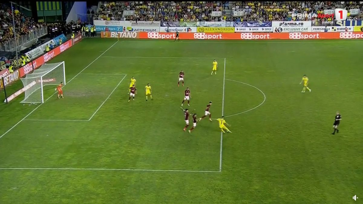 FOTO Petrolul - Rapid, Moldovan a scăpat mingea în poartă 13.08.2022