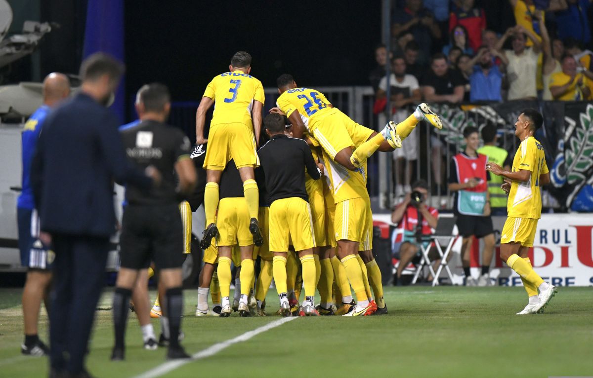 Dezamăgire mare la Rapid, după 0-1 cu Petrolul: finanțatorul a plecat imediat + ce au făcut jucătorii