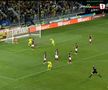 FOTO Petrolul - Rapid, Moldovan a scăpat mingea în poartă 13.08.2022