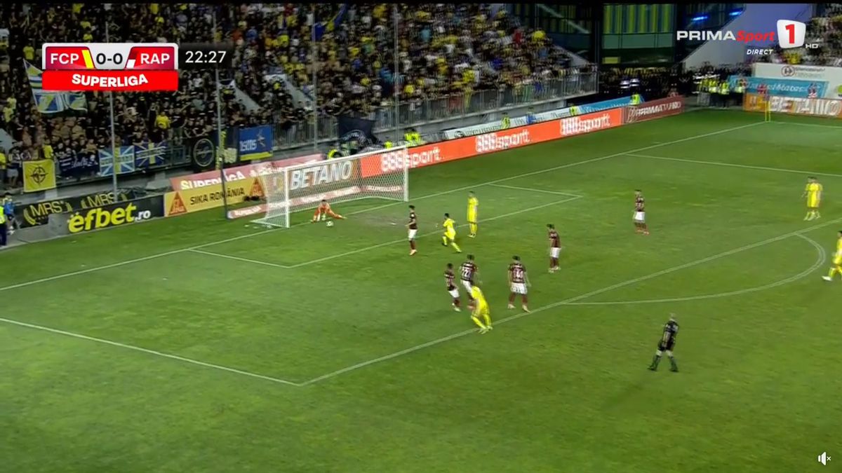 FOTO Petrolul - Rapid, Moldovan a scăpat mingea în poartă 13.08.2022