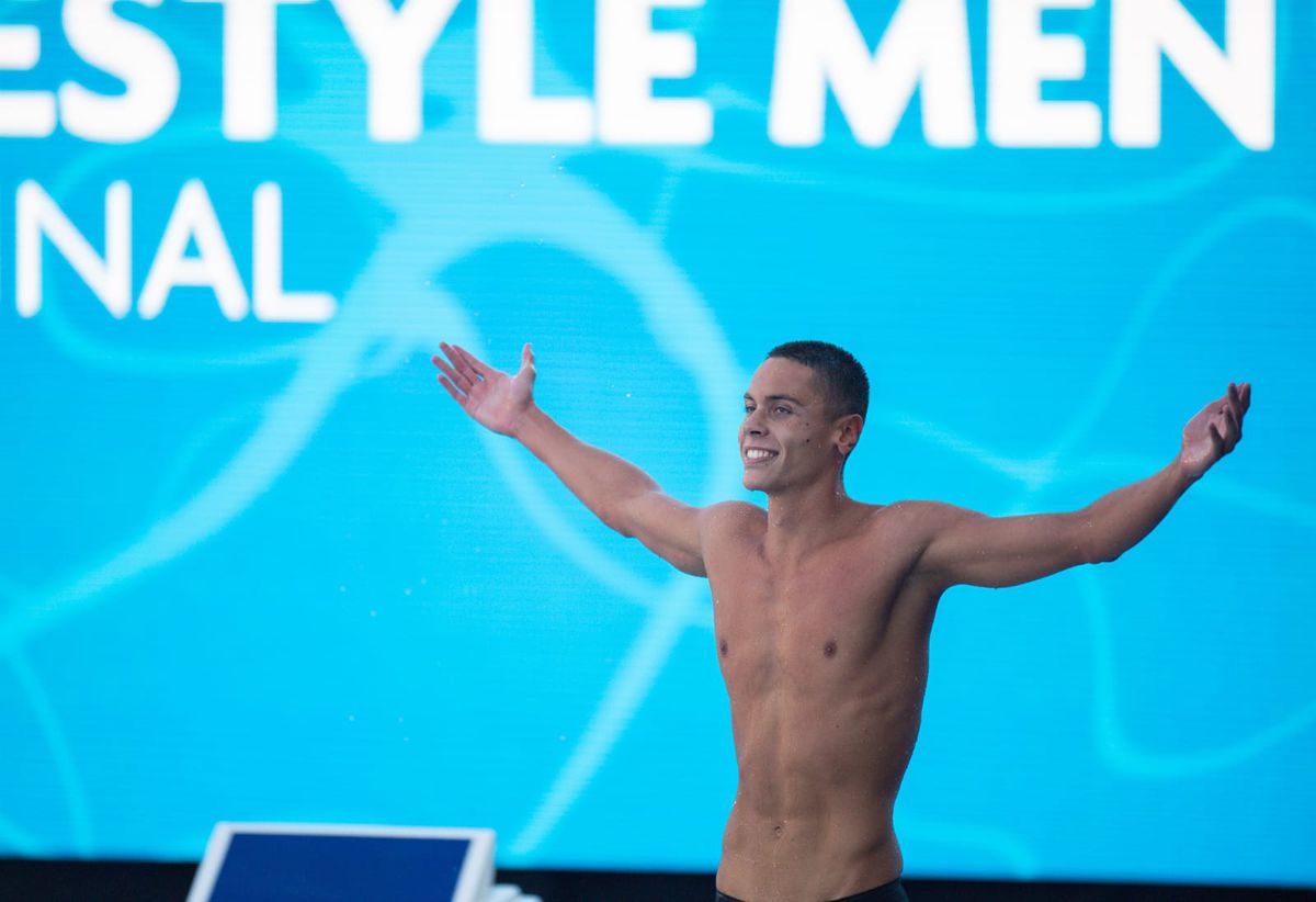 Eroare la premierea lui Popovici » Ce steaguri au apărut pe ecran când David primea medalia