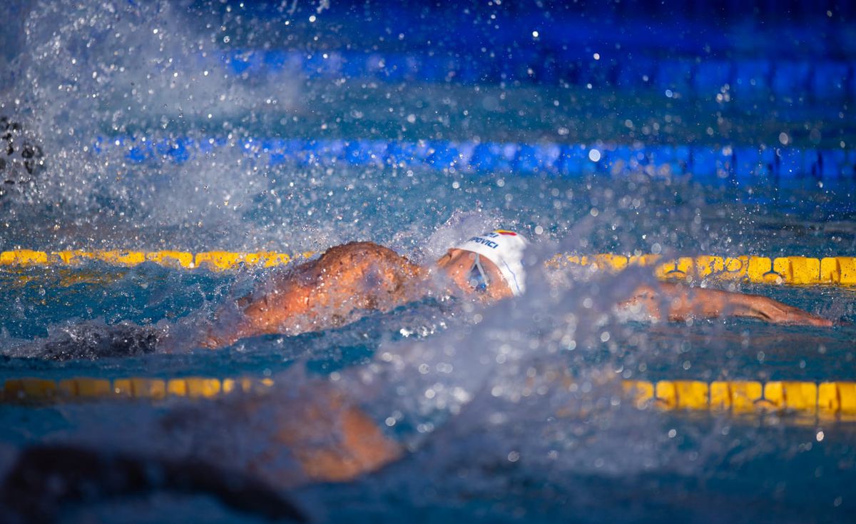 David Popovici e cel mai rapid înotător al tuturor timpurilor! A spulberat RECORDUL MONDIAL în proba de 100 de metri liber și a cucerit aurul european
