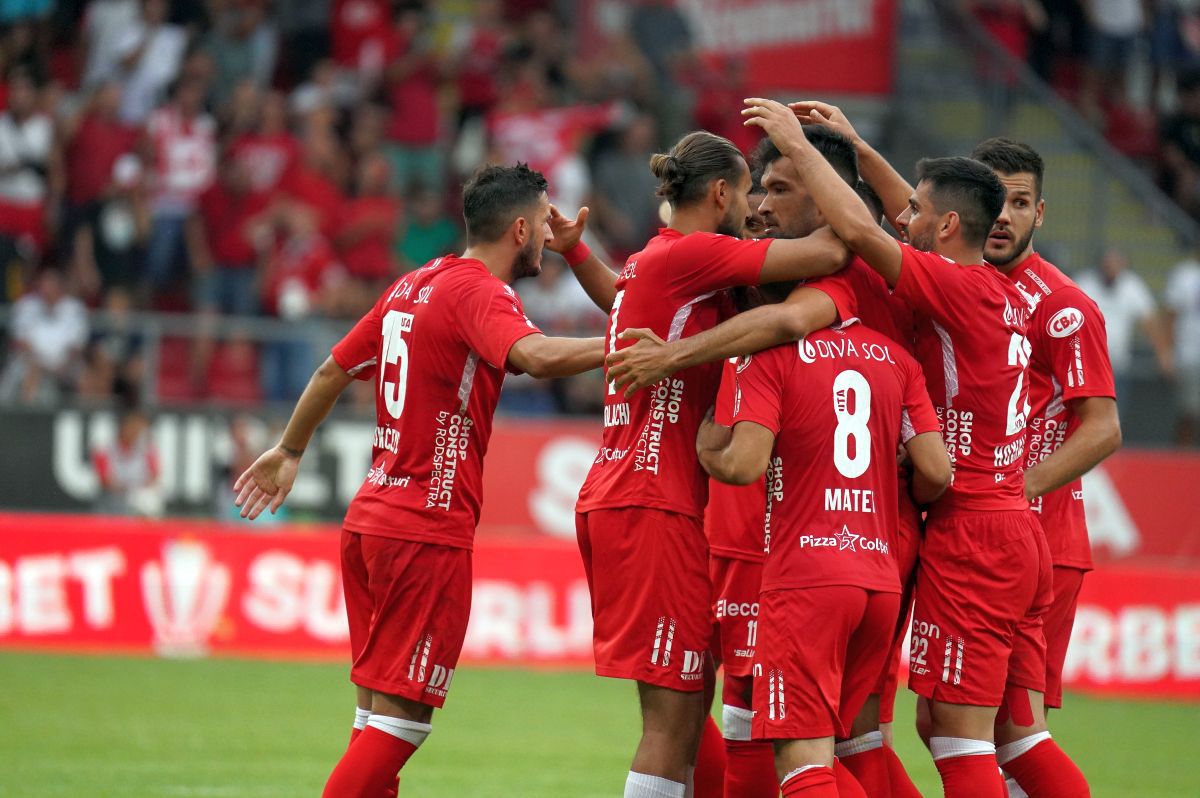 Ce au strigat fanii la UTA - U Cluj, după un gol anulat de VAR + Keșeru, contestat