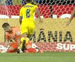 FOTO Petrolul - Rapid, Moldovan a scăpat mingea în poartă 13.08.2022