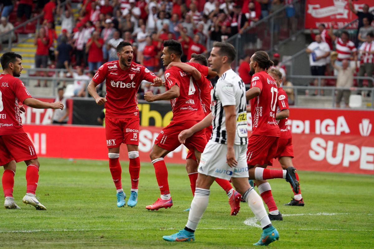 Ce au strigat fanii la UTA - U Cluj, după un gol anulat de VAR + Keșeru, contestat