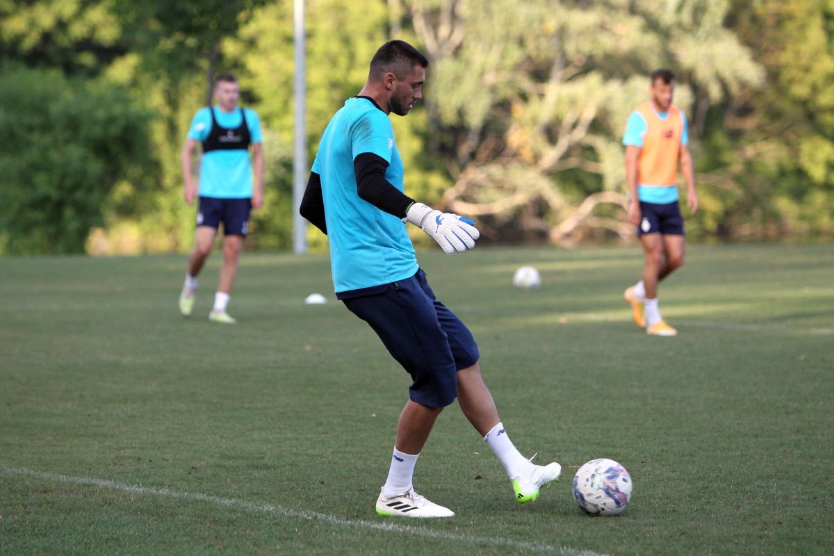 Lucescu și Yarmolenko în baza „Constructorul” » Dinamo Kiev s-a antrenat în casa Rapidului