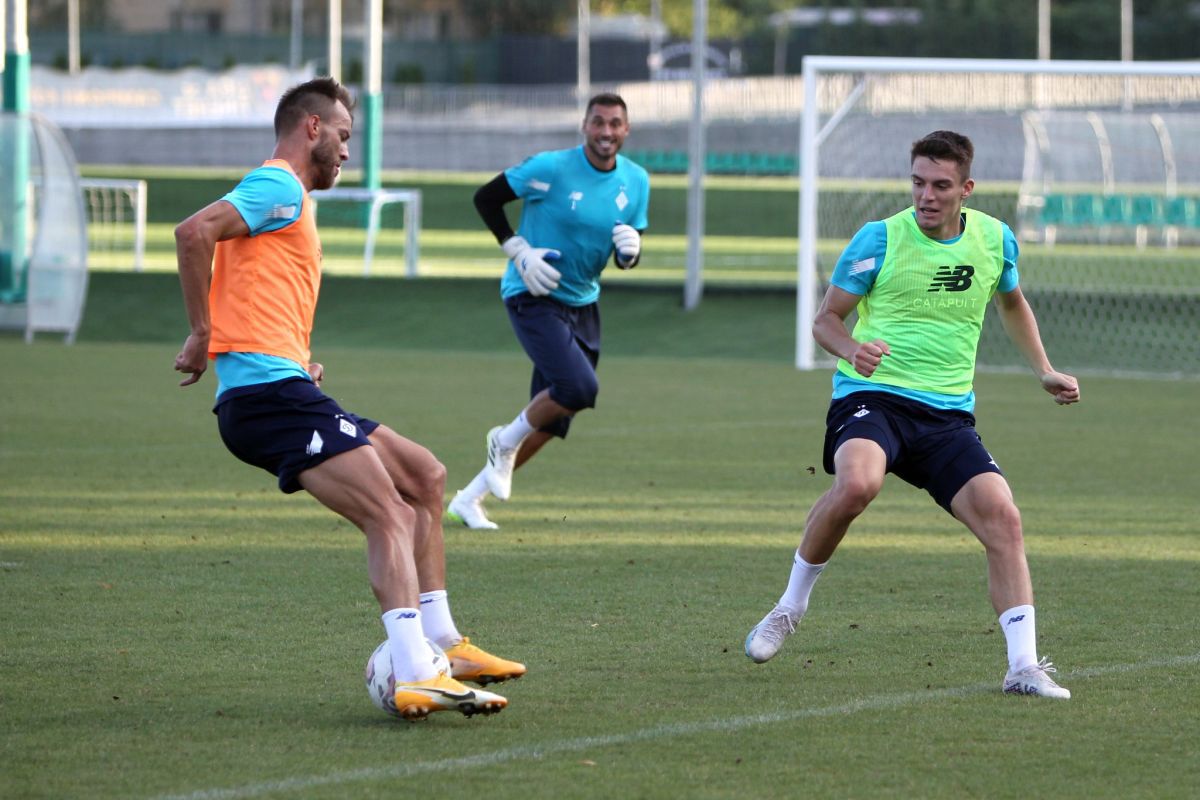 Lucescu și Yarmolenko în baza „Constructorul” » Dinamo Kiev s-a antrenat în casa Rapidului