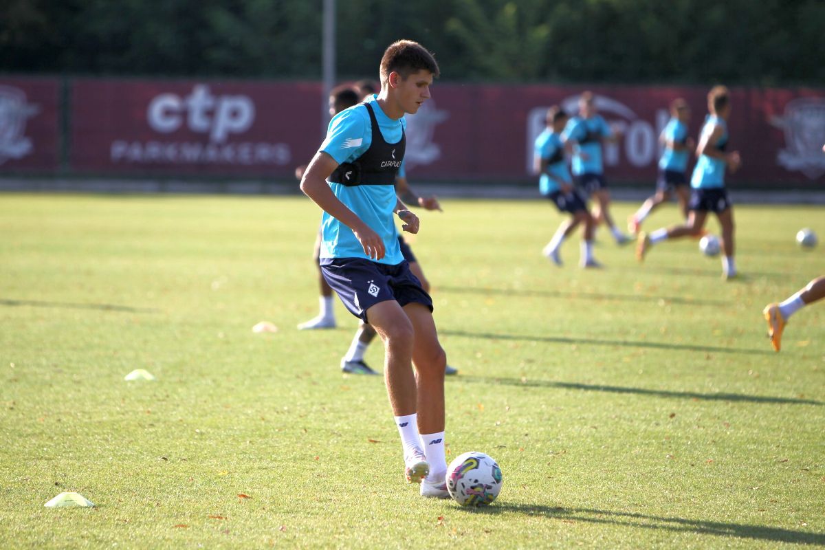 Lucescu și Yarmolenko în baza „Constructorul” » Dinamo Kiev s-a antrenat în casa Rapidului