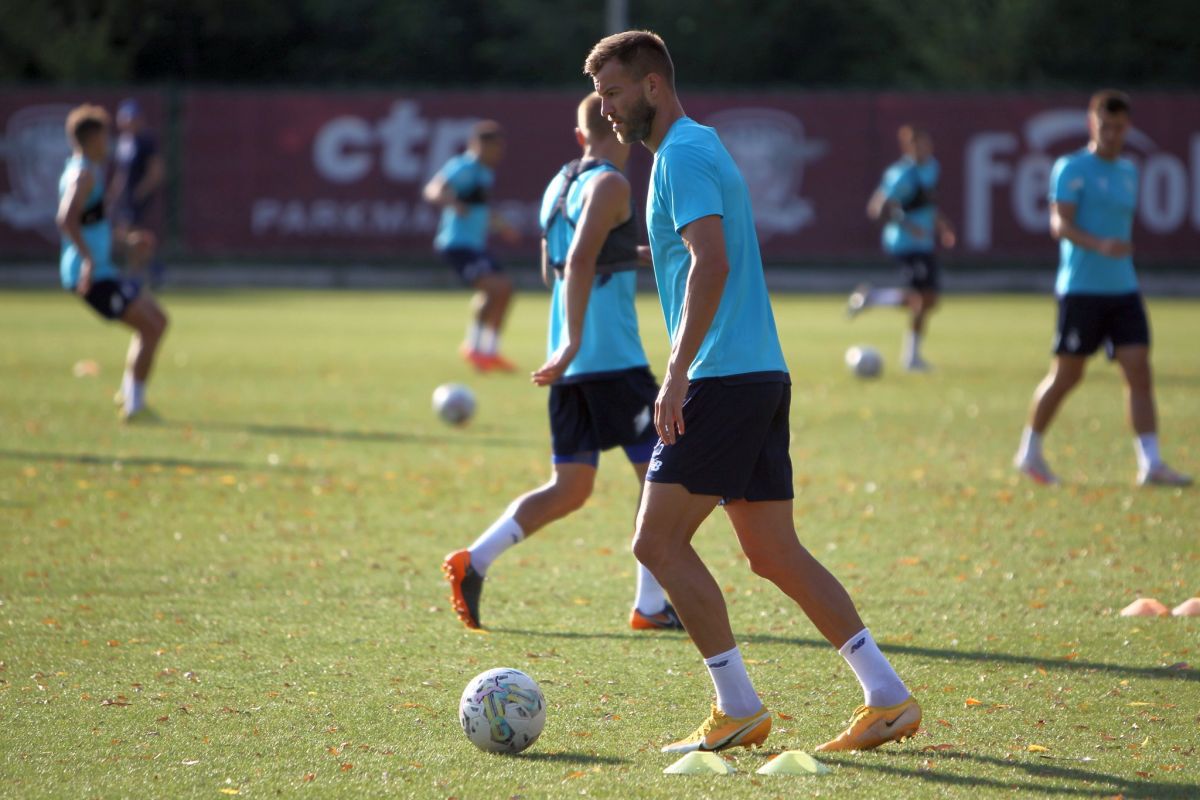 Lucescu și Yarmolenko în baza „Constructorul” » Dinamo Kiev s-a antrenat în casa Rapidului