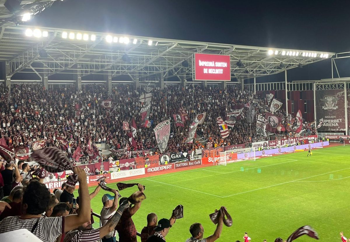 Scenografii și atmosferă la Rapid - Petrolul