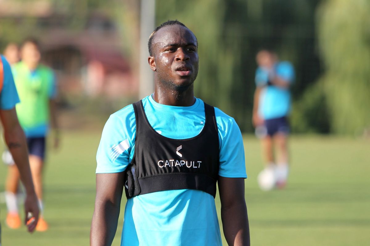 Lucescu și Yarmolenko în baza „Constructorul” » Dinamo Kiev s-a antrenat în casa Rapidului